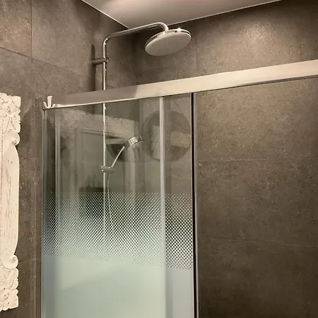 Apartman Charming Refurbished Cocoon With Swimming Pool