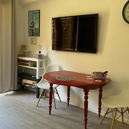 Charming Refurbished Cocoon With Swimming Pool