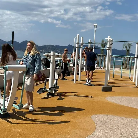 Charming Refurbished Cocoon With Swimming Pool Apartment *