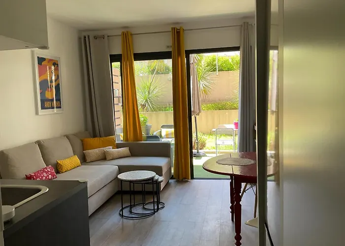 Charming Refurbished Cocoon With Swimming Pool Lejlighed *