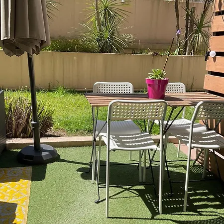 Charming Refurbished Cocoon With Swimming Pool Appartement